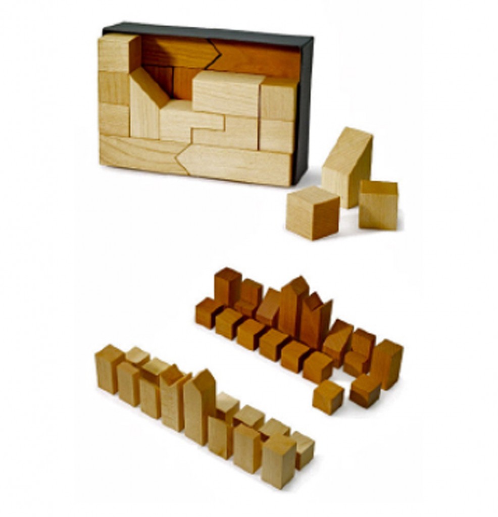 chess_set-flg Image of FLG's Chess Set, box opened.
