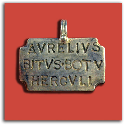 pendant-latin Image of Roman pendant with latin writing.