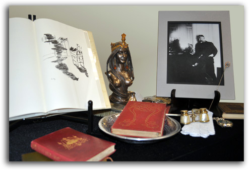 Image of Art Nouveau display.